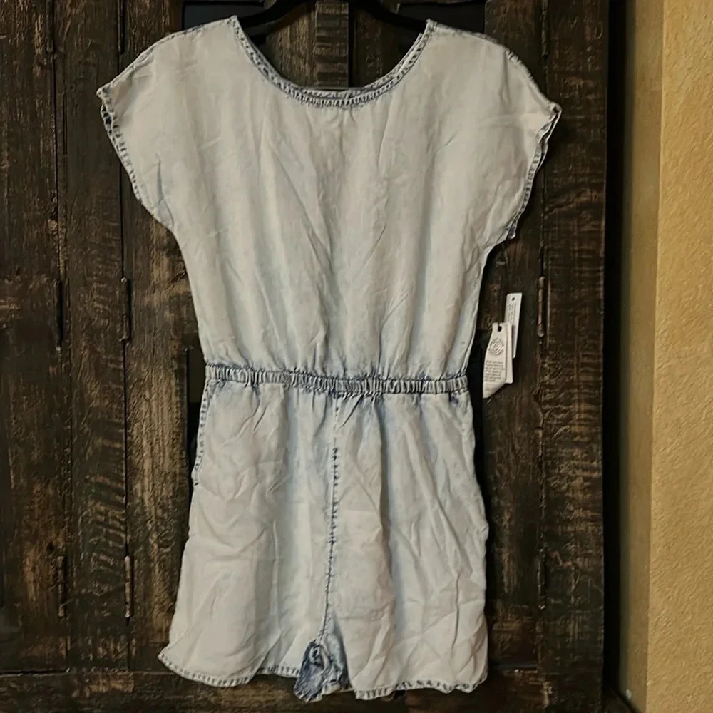 Treasure & Bond Girl’s Light denim wash Romper NWT XL (14/16) with Pockets